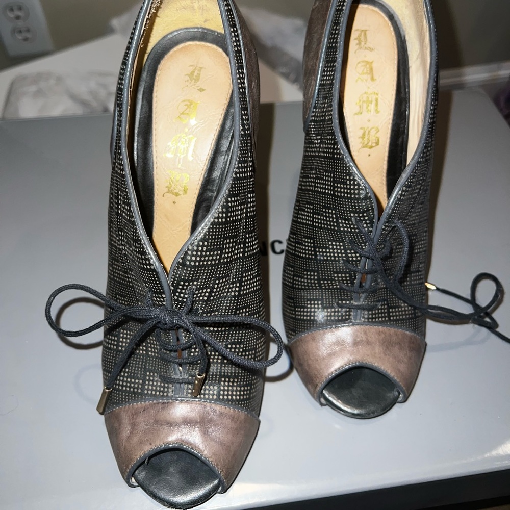 L.a.m.b. Lamb Gwen Stefani Oxford peep toe lace tongueless leather heels booties